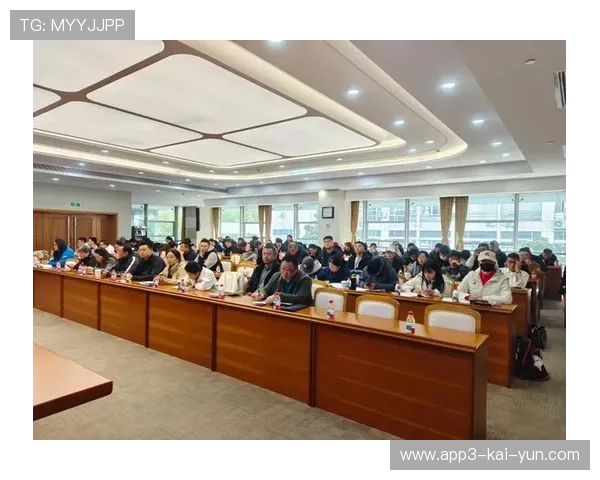 琑队如何完善青训师资的继续教育与实战培训